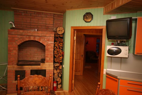 кирпичная кладка на печке в доме