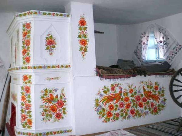 печка с побелкой в частной доме