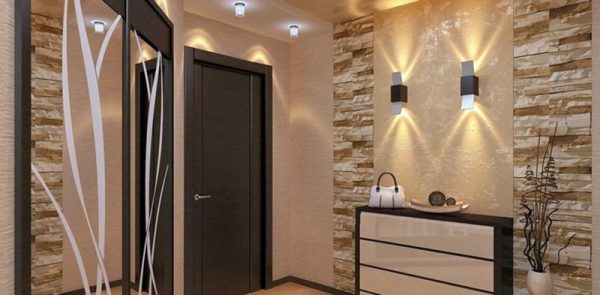 varianty_otdelki_sten_v_prihozhey_1-1140x560