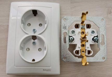 Как установить розетку без заземления Розетка без заземления